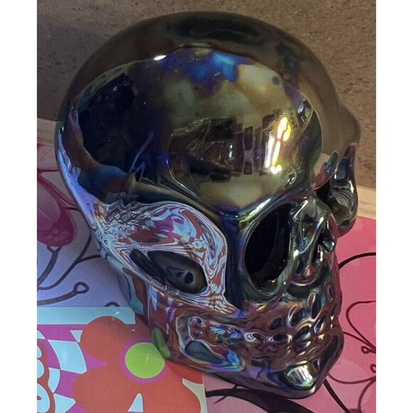 -HALLOWEEN SKULL decor Dark Iridescent Reflective Skull Figurine - Picture 14 of 14